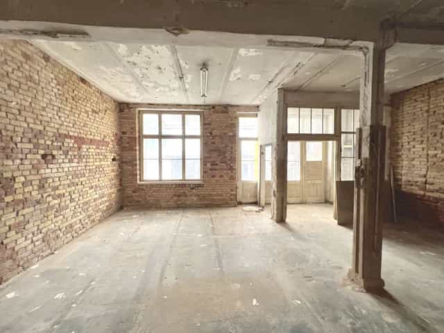 Industrial Lofthaus Studios Düsseldorf event venue, blank canvas space for corporate event hire.