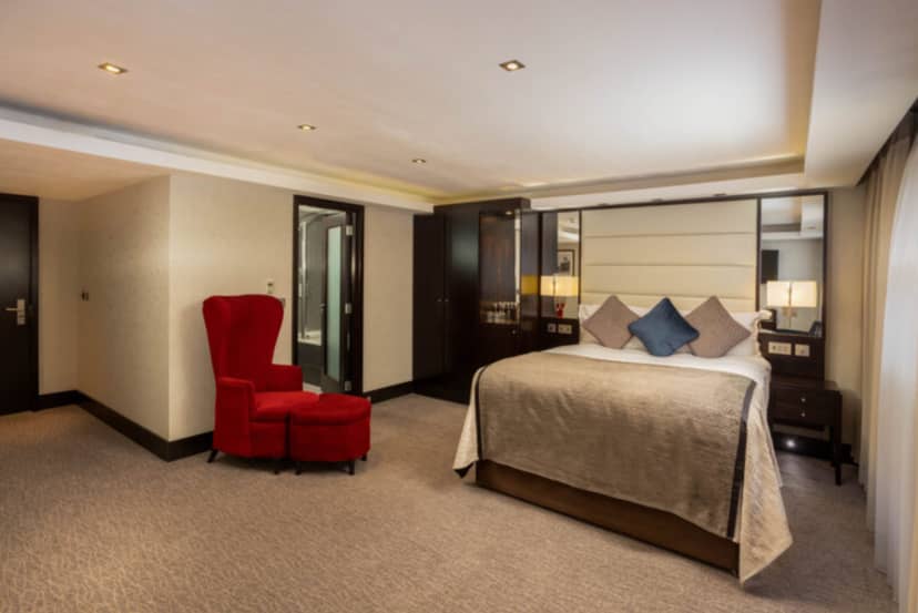 Elegant hotel room at Montcalm Brewery for business events and relaxation.