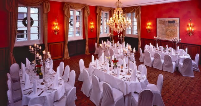 Amadeus Wolkenburg banquet hall with elegant chandeliers for formal gala and corporate events.