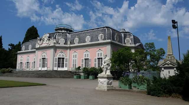 Schloss Benrath palace terrace: historic architecture for luxury corporate gala and VIP events.