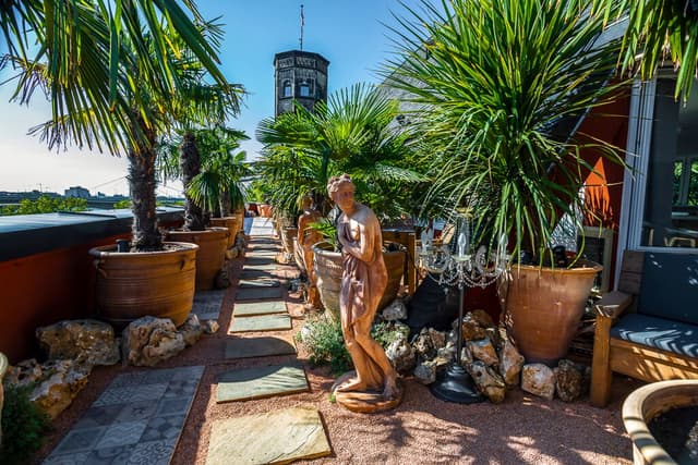 Rooftop Lounge