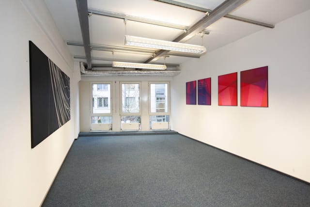 Industrial minimalist venue on Goethestraße, Cologne, ideal for pop-up galleries and workshops.