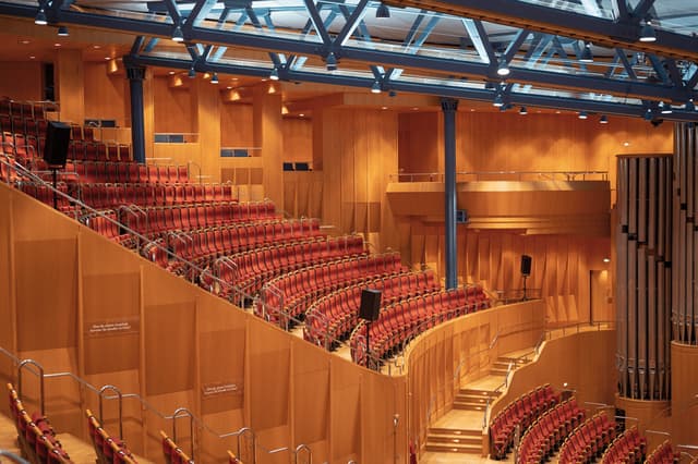 Performing arts theater