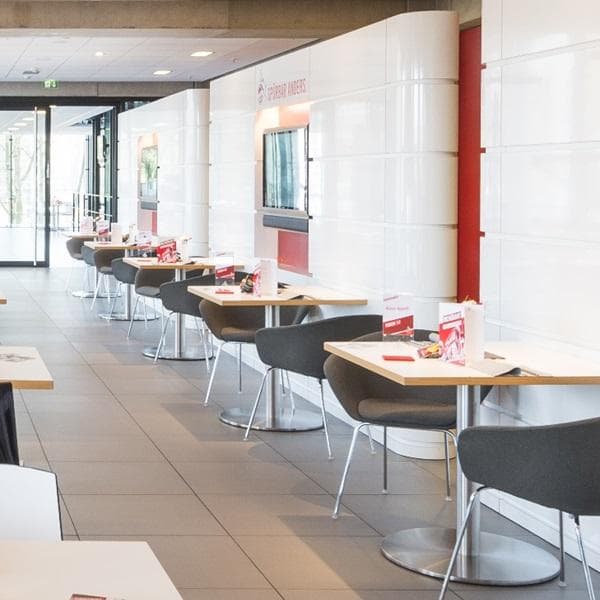 Hennes Weisweiler Lounge