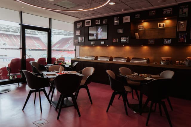 Hennes Weisweiler Lounge