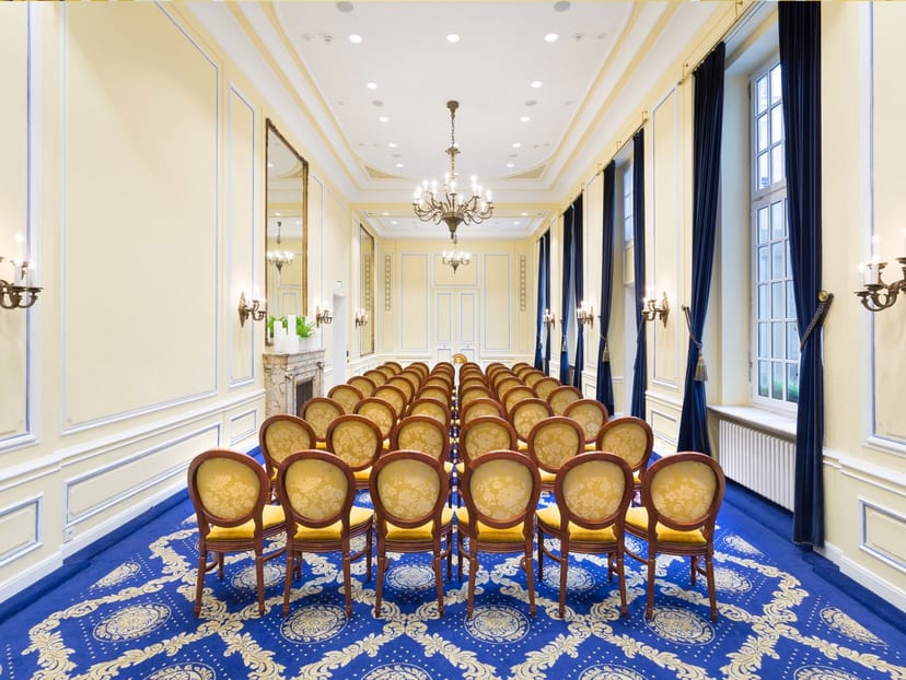 Elegant boardroom at Excelsior Hotel Ernst for corporate meetings and private events.