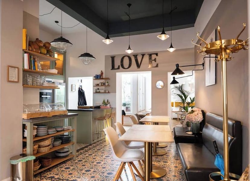 Kaminzimmer at Maison Marsil: cozy boutique venue for intimate networking and micro-events.