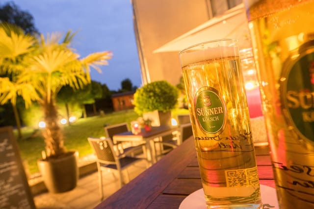 Outdoor terrace at PhiLeRo Hotel Köln for corporate networking and social events.