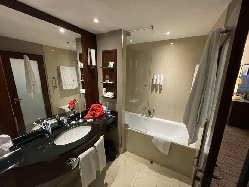 Cologne Marriott Hotel - >Dr. Todd Britton</a>