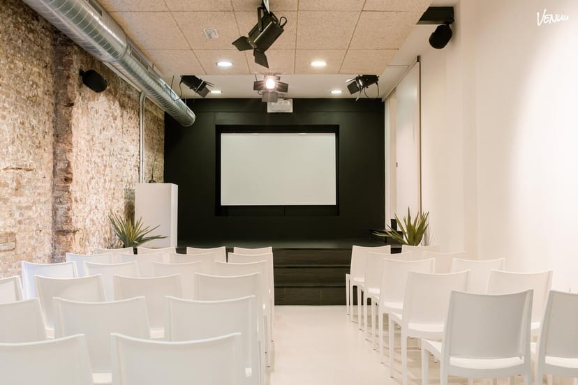 Industrial-chic Rehearsal room, Ingracia: Boutique meeting space for product launches and workshops.