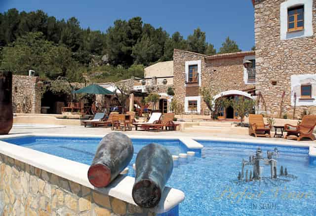 Outdoor lounges