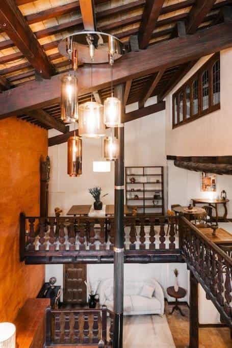 Bodega Villa Almanita: Cozy multi-level venue for networking events and boutique pop-ups.