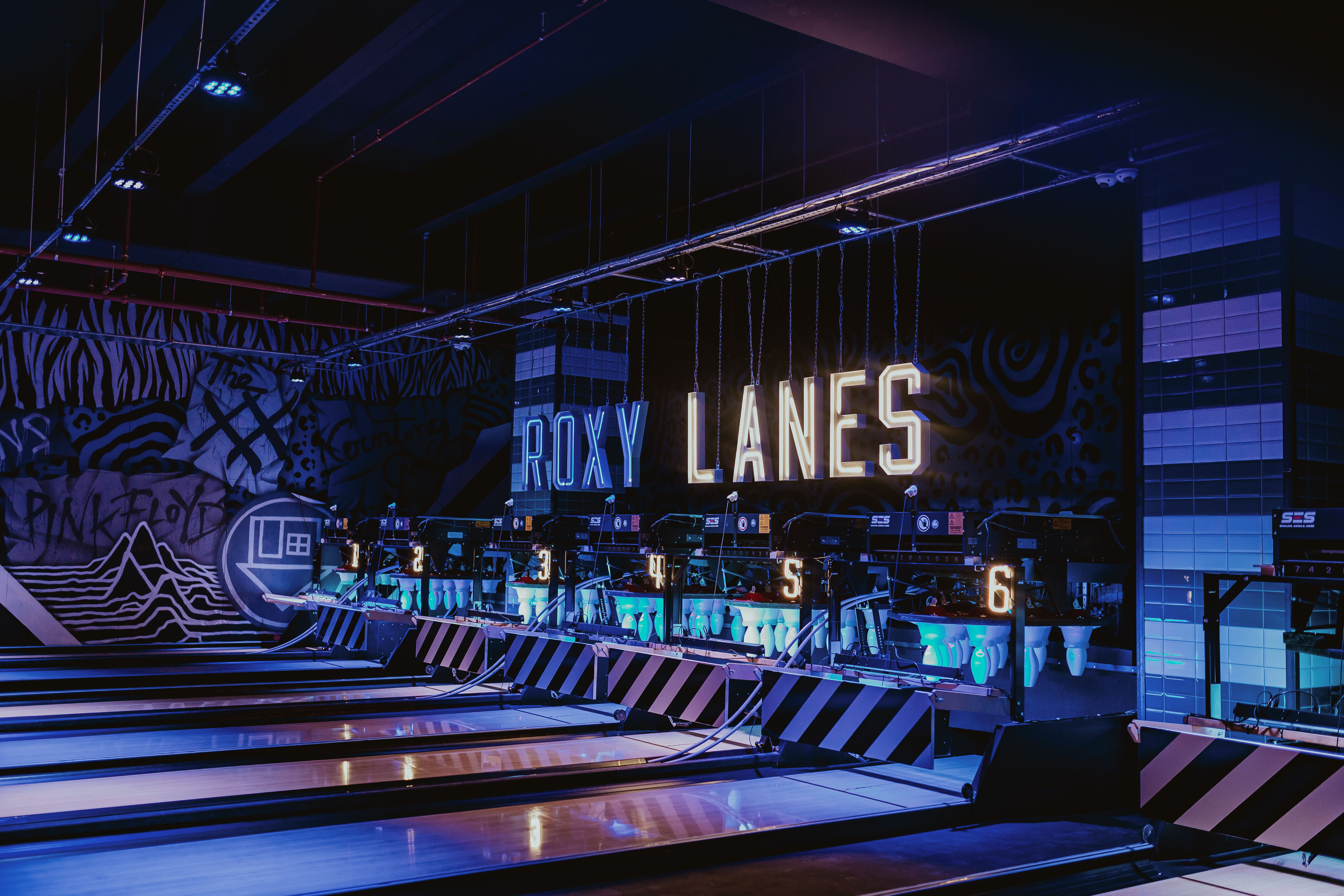 Roxy Lanes, Rose Street Edinburgh - image 1