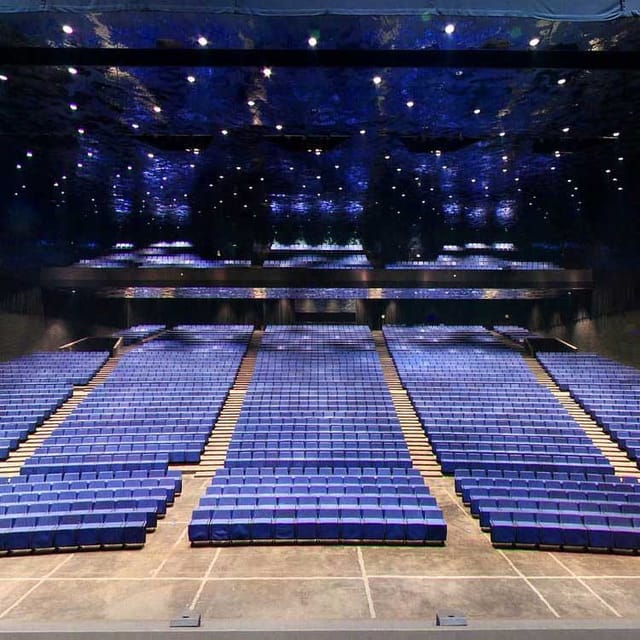 Auditori Fòrum in CCIB Barcelona: tiered theater seating for corporate conferences and keynotes.