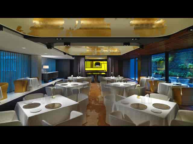 Private dining room at Mandarin Oriental Barcelona for VIP board meetings and corporate events.