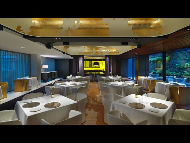 Private dining room at Mandarin Oriental Barcelona for VIP board meetings and corporate events.