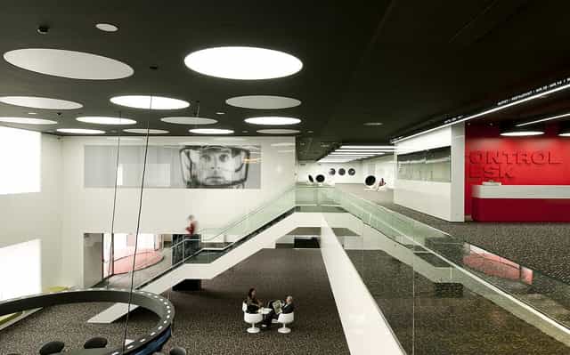 Sleek Bar in Barceló Sants: modern open-plan venue for tech corporate events and networking.