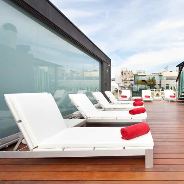 Turquesa rooftop at Hotel Condes de Barcelona: modern venue for cocktail receptions and events.