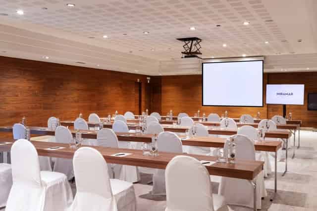 Azulete Meeting Room