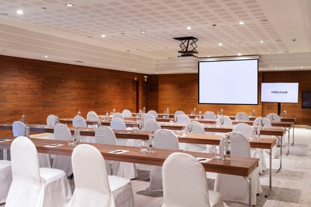 Azulete meeting room at Hotel Miramar Barcelona: classroom setup for corporate training workshops.