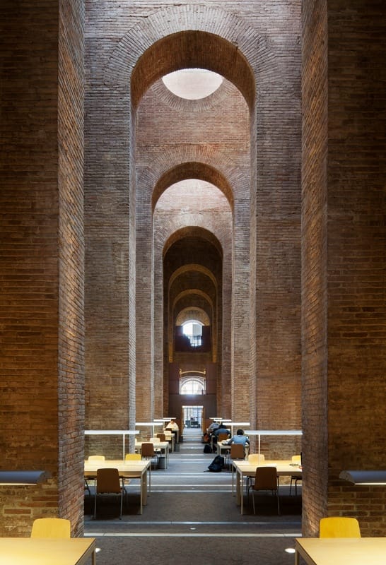 UPF Library in the Water Tower of La Ciutadella Park - Arquitectura  Catalana .Cat