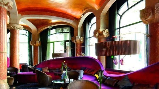 Hotel Casa Fuster venue, organic seating layout, ideal for VIP receptions and networking events.