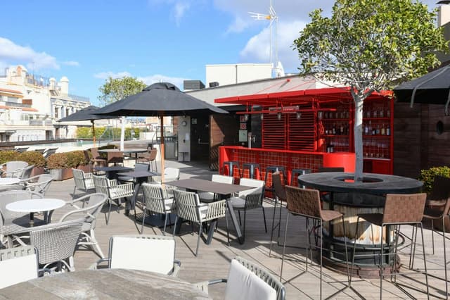 Cafe/bar