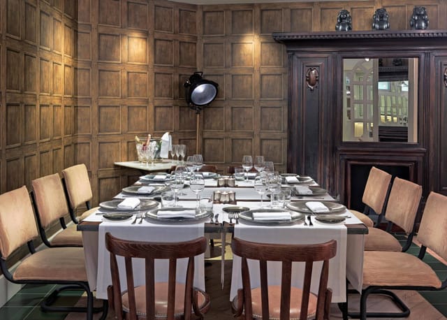 Private dining room at Library Restaurant H10 Montcada for executive dinners and boardroom meetings.