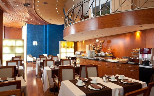 Garbí Lounge at Hotel Concordia: modern indoor event venue for corporate meetings and galas.