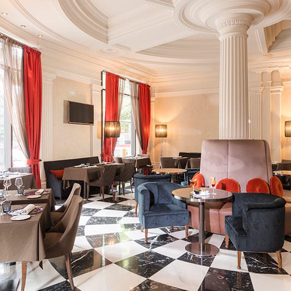 Restaurante Balmes: Sophisticated F&B venue with classic architecture for networking receptions.