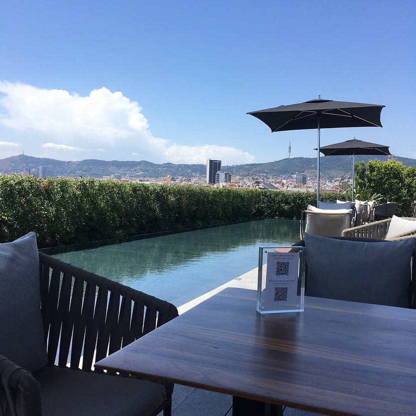Rooftop bar at Terrat with scenic views, ideal for upscale networking and VIP corporate events.