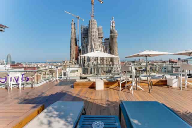 Rooftop terrace venue in Barcelona with skyline views for cocktail receptions and networking events.