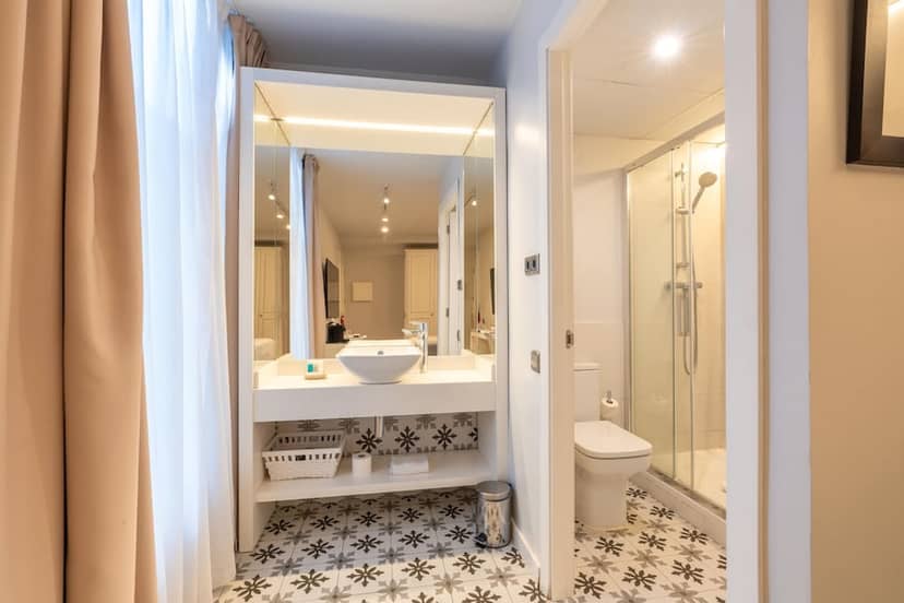 Serennia Fira Gran Vía Exclusive Rooms, Barcelona: Hotel Reviews, Rooms &  Prices | Hotels.com