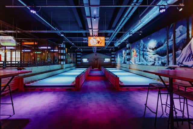 Roxy Ball Room Leicester: Shuffleboard lanes for corporate events and team-building.