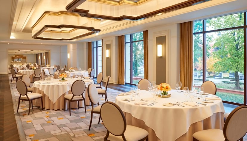Salon Chopin banquet hall, Hotel Bristol Warsaw; elegant round-table gala and networking venue.