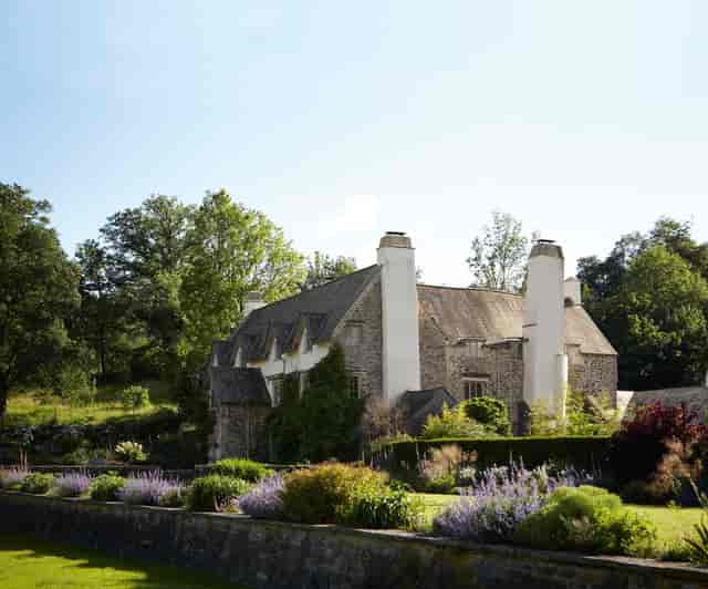 Historic estate botanical retreat for boutique weddings and executive meetings.