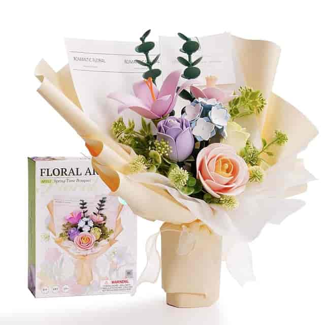 Hypoallergenic floral centerpiece for corporate events and VIP gifting.