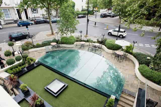 Modern outdoor terrace at Jananeh Restaurant & Bar, perfect for upscale events and gatherings.