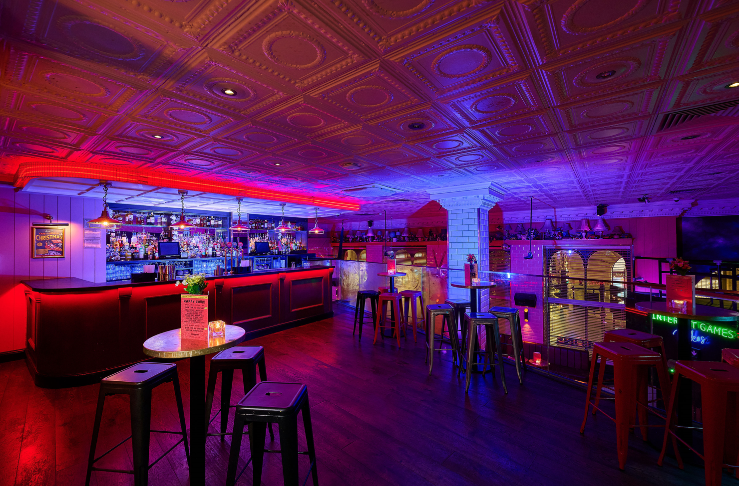 Vibrant bar venue in Simmons Bank, perfect for social events and lively after-parties.