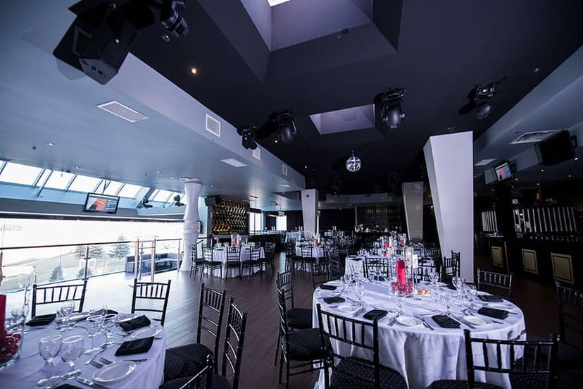 The Vue Event Venue: modern banquet hall with dramatic lighting for corporate events and galas.