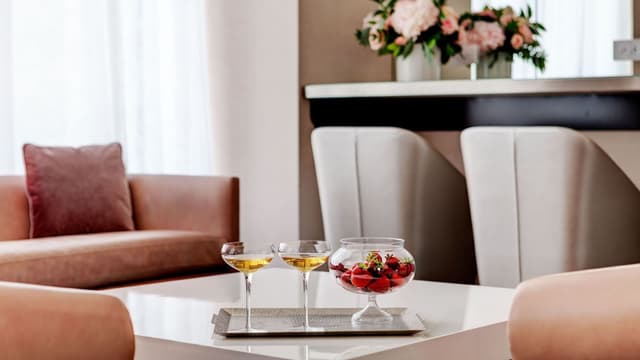 The Pearl Room