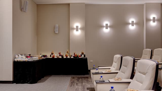The Pearl Room