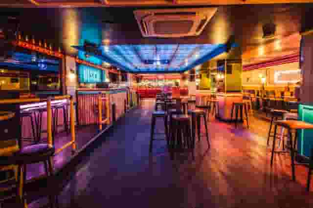Simmons Bar