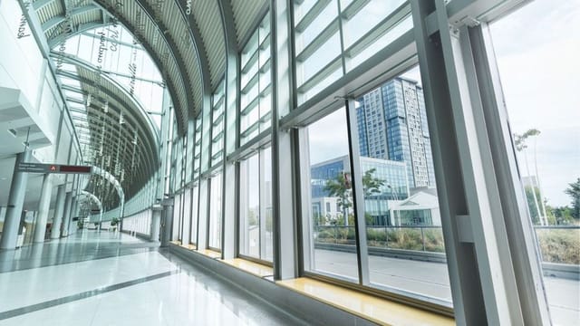 Mezzanine at Enercare Centre: Bright convention space for corporate events and conferences.