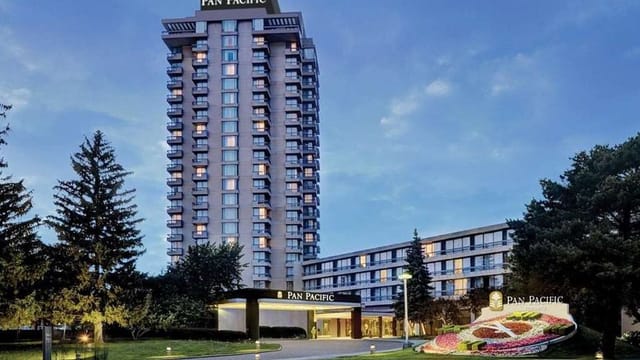Pan Pacific Toronto ballroom for corporate conferences and professional business events.