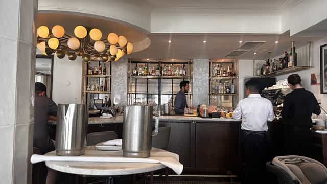 S-Café at Sassafraz: Sophisticated lounge for VIP networking and corporate event hosting.