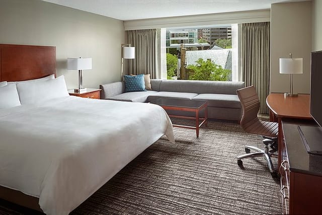 Marriott Downtown Toronto suite: business room with desk for corporate events and room blocks.