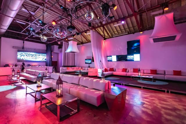 lounges