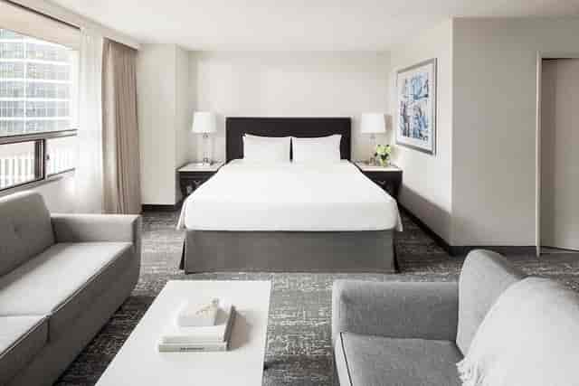 Gerrard Room at Chelsea Hotel Toronto: upscale executive suite for corporate meetings and events.
