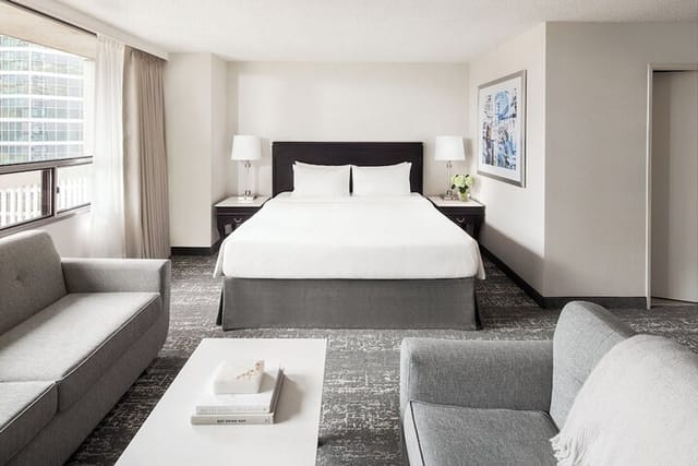 Gerrard Room at Chelsea Hotel Toronto: upscale executive suite for corporate meetings and events.